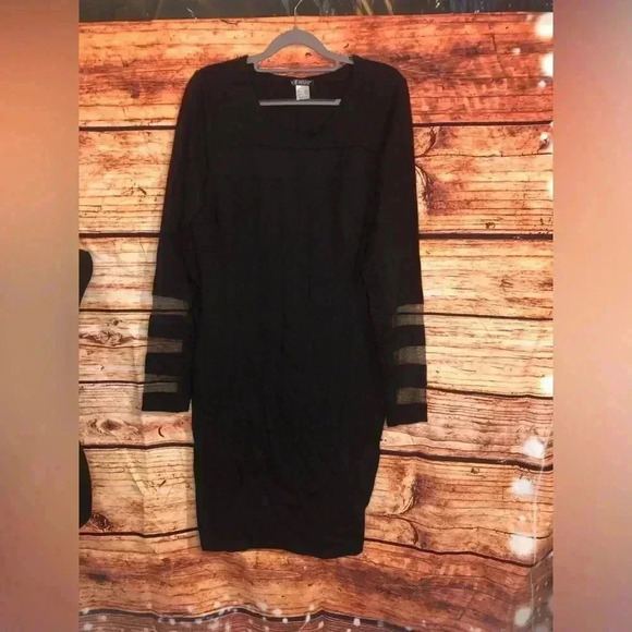 Mesh Detail Bodycon Dress - Picture 16 of 16